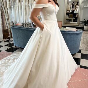 Essence of Australia Carmen White Dove Satin Wedding Gown Dress Size 12 New